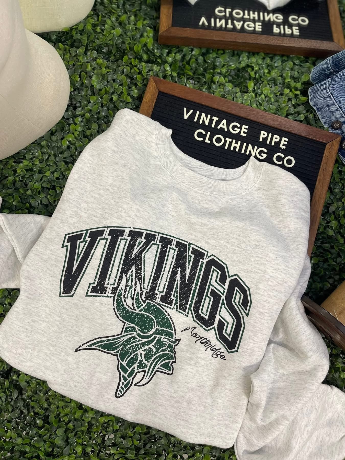 Vikings 90’s Sweatshirt- RTS (4X)